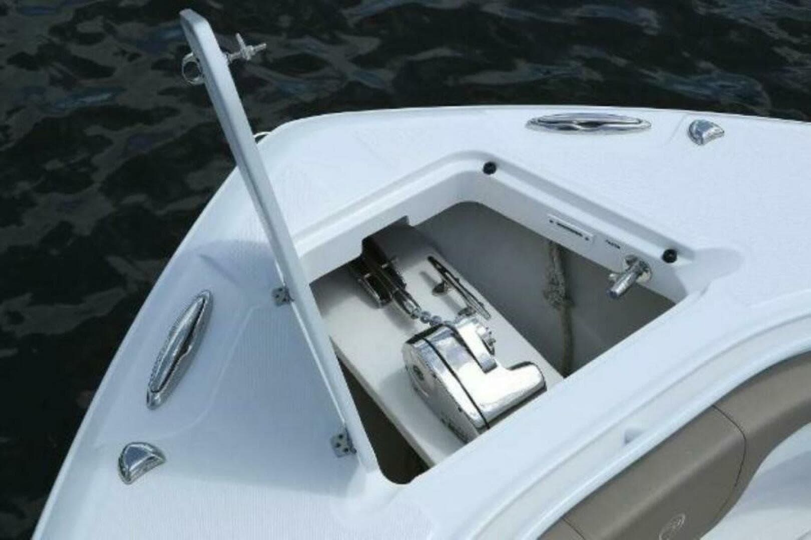 2025 Edgewater 370 CC — photo 3