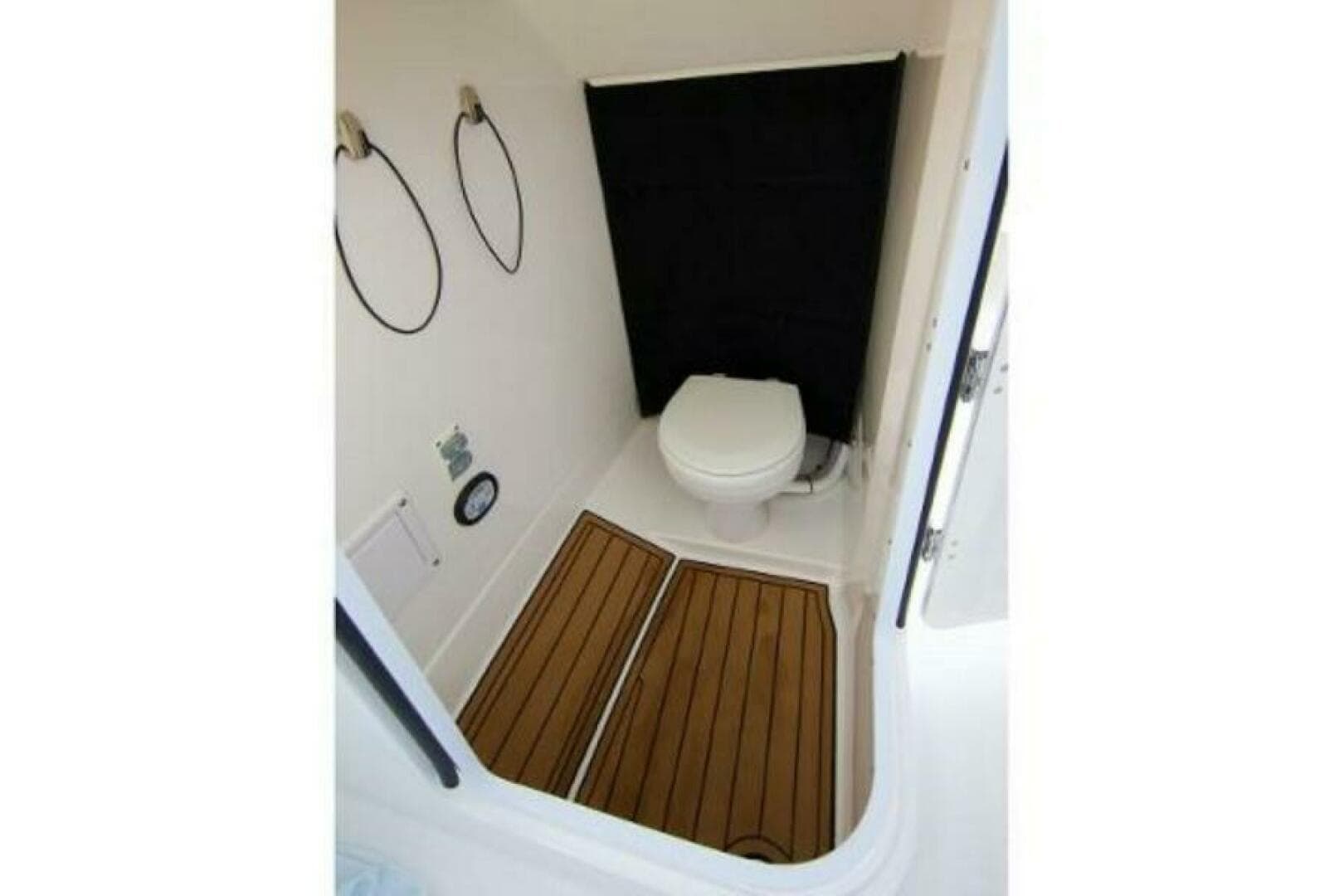 2025 Edgewater 230 CX — photo 8