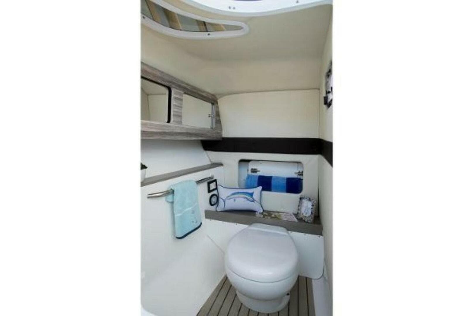 2025 Edgewater 248 CX — photo 7