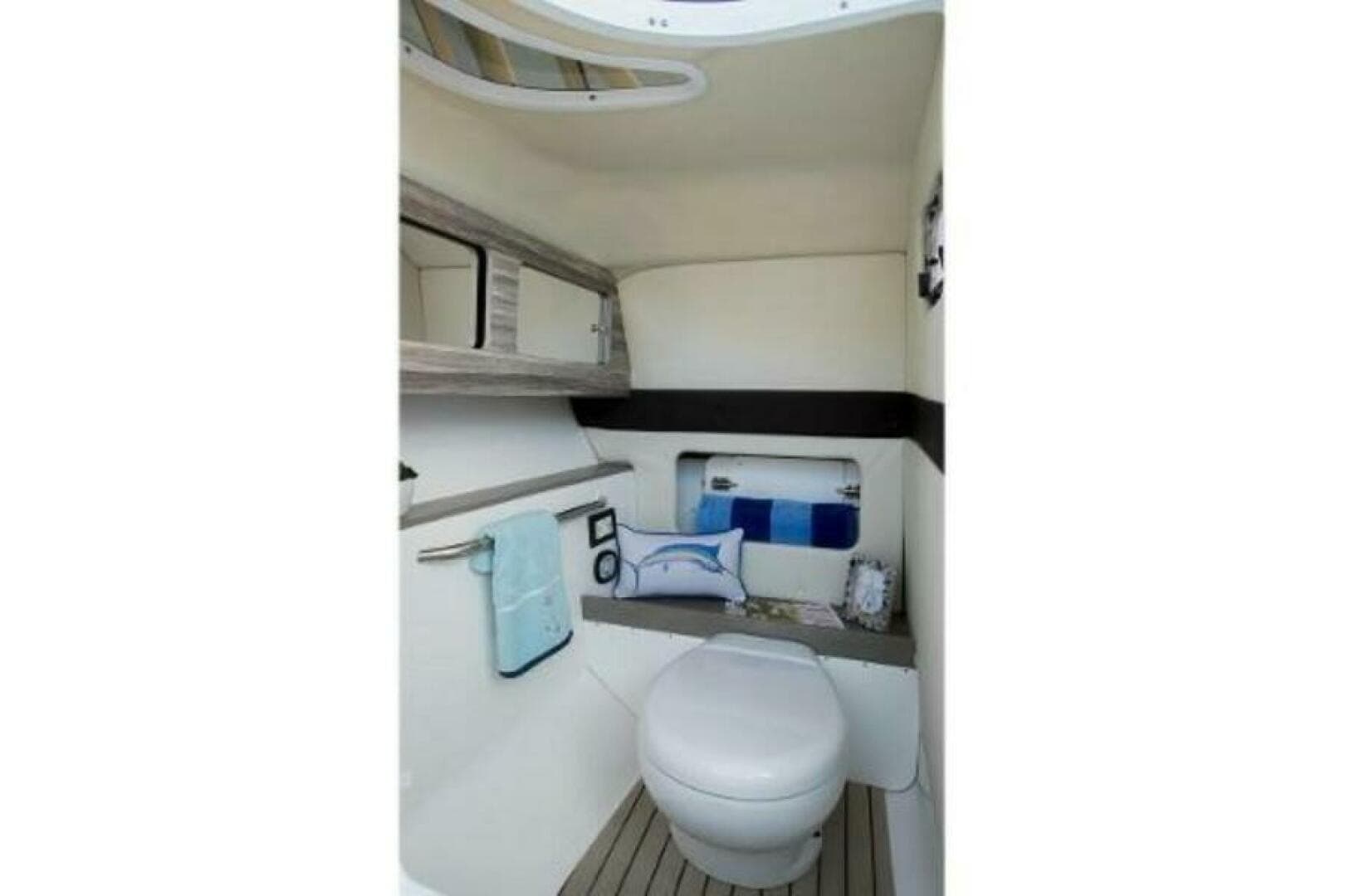 2025 Edgewater 248 CX — photo 7