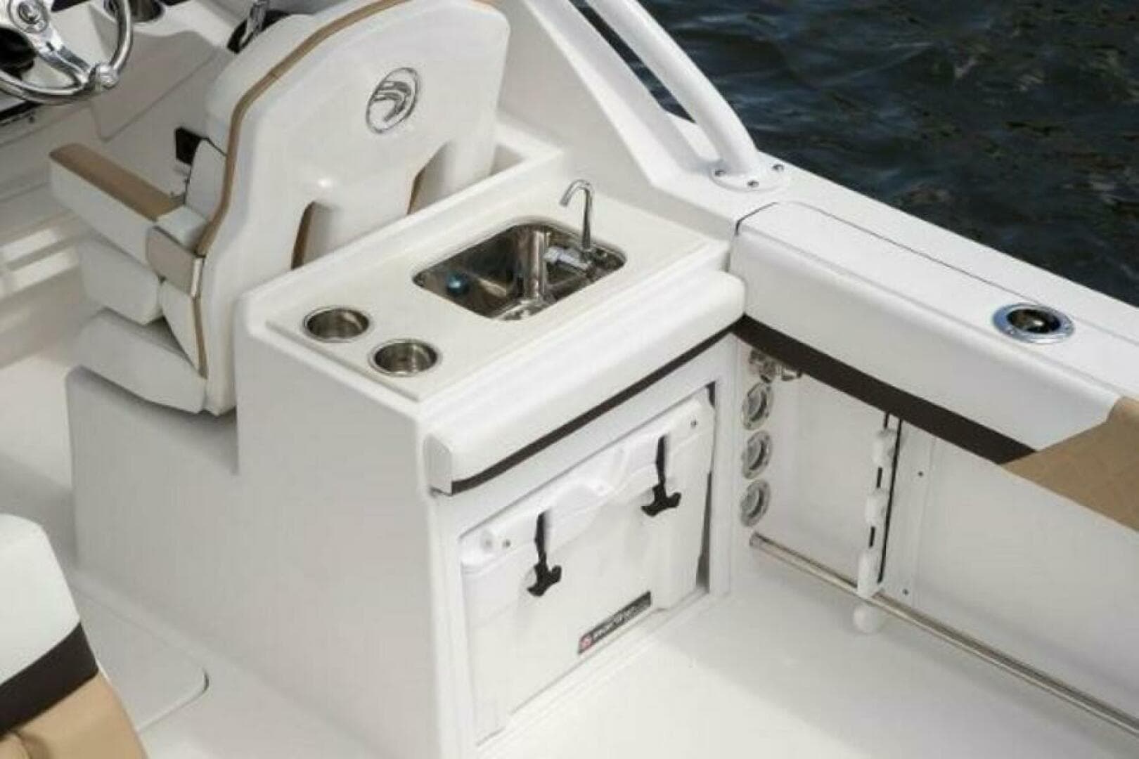 2025 Edgewater 248 CX — photo 6