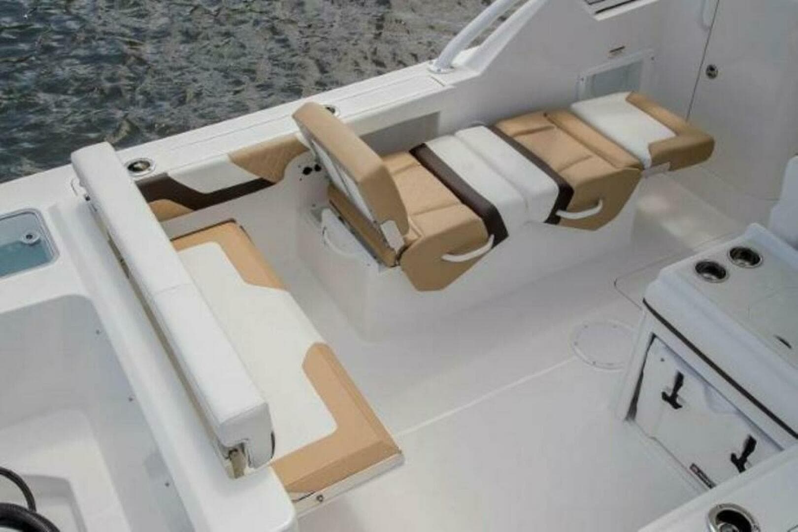 2025 Edgewater 248 CX — photo 9