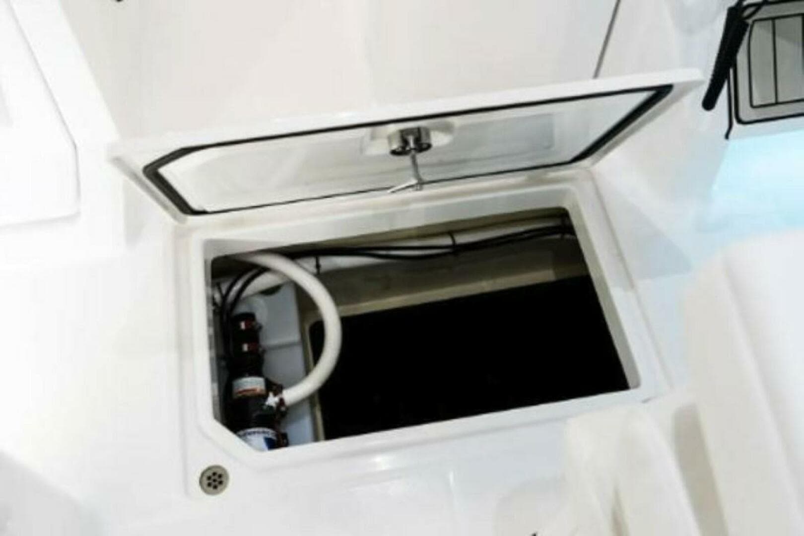 2025 Edgewater 262 CX — photo 11