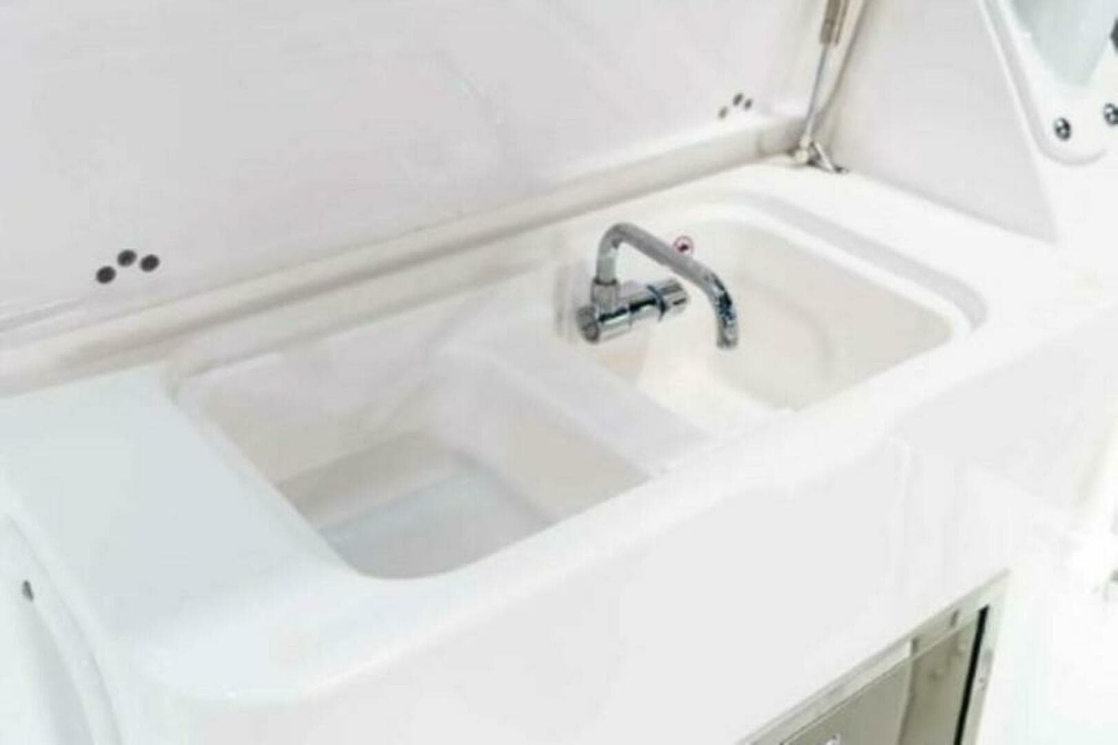 2025 Edgewater 280 CX — photo 10