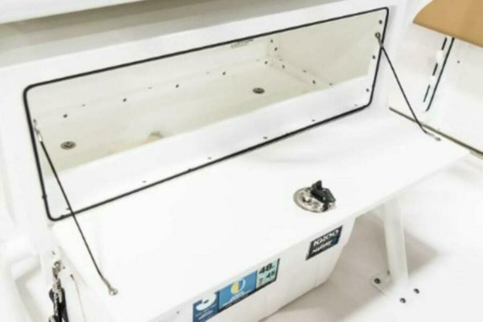 2025 Edgewater 208 CC — photo 8