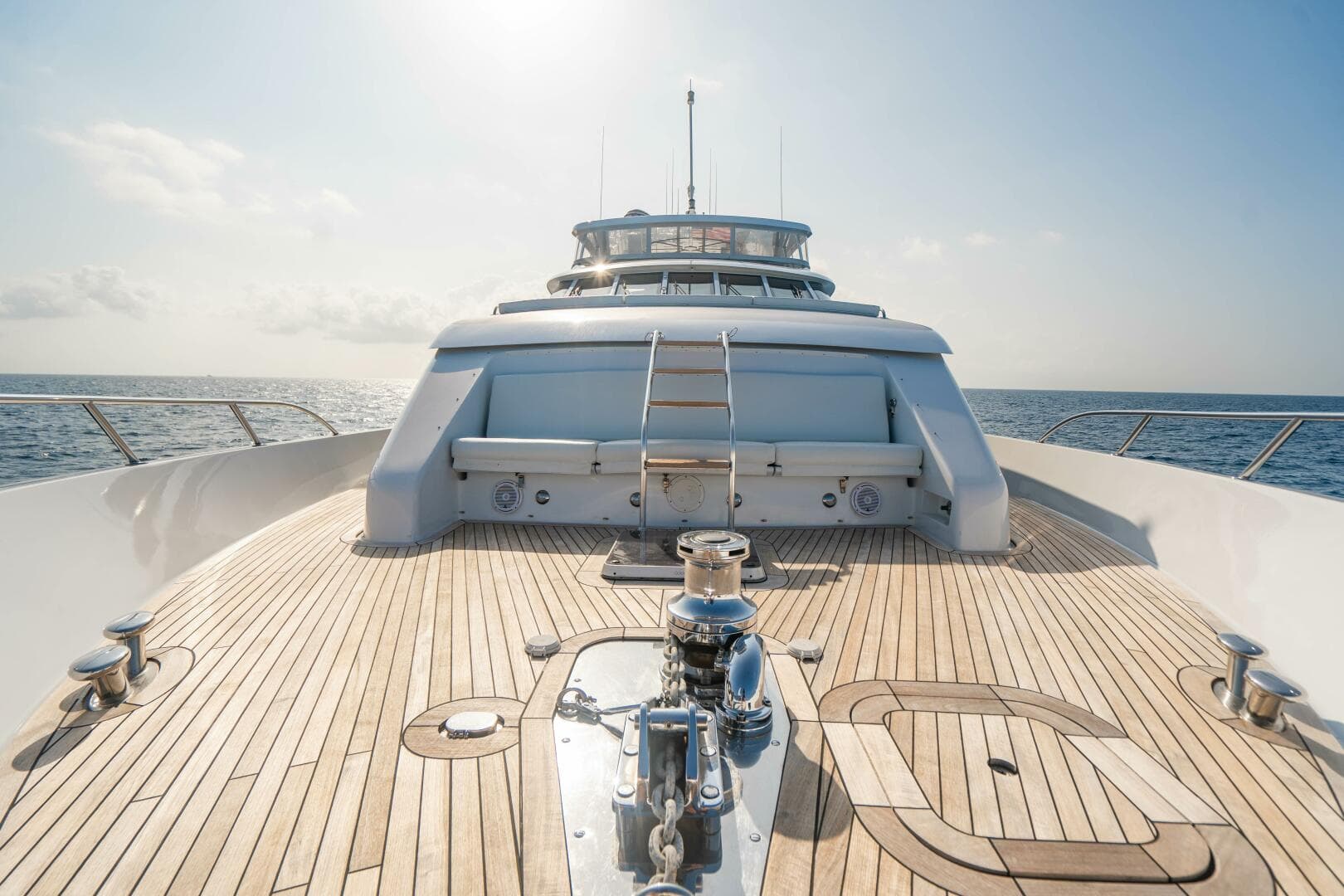 2005 Hatteras 100 — photo 6