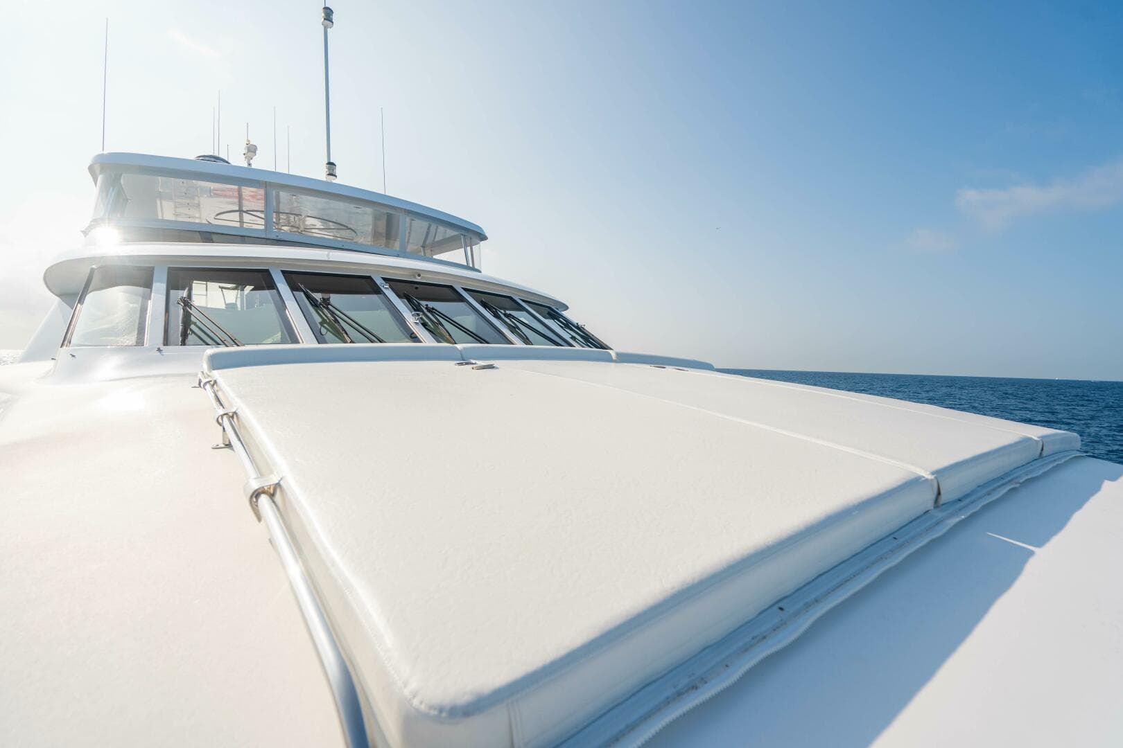 2005 Hatteras 100 — photo 7