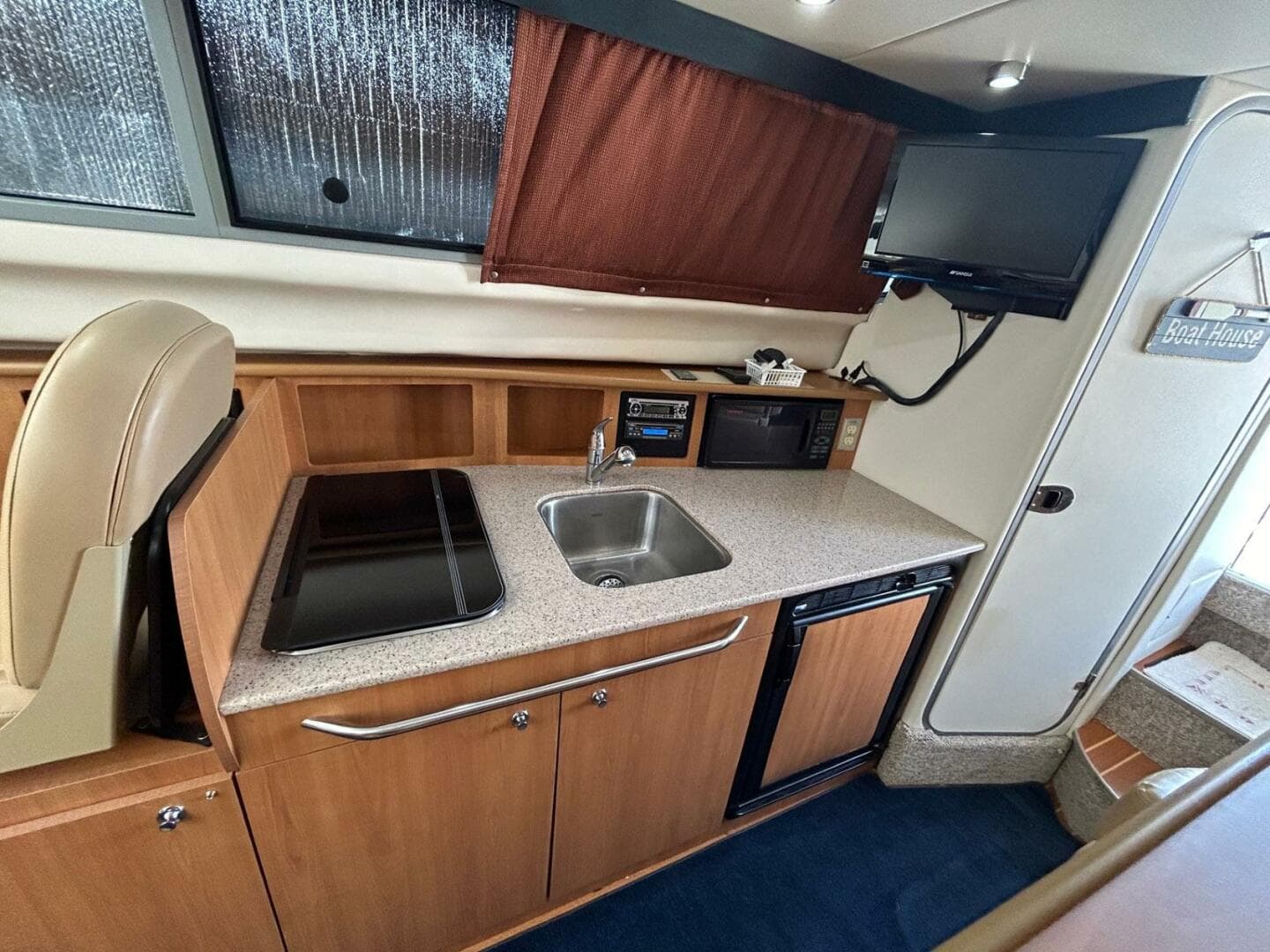 2008 Bayliner Discovery 288 — photo 7