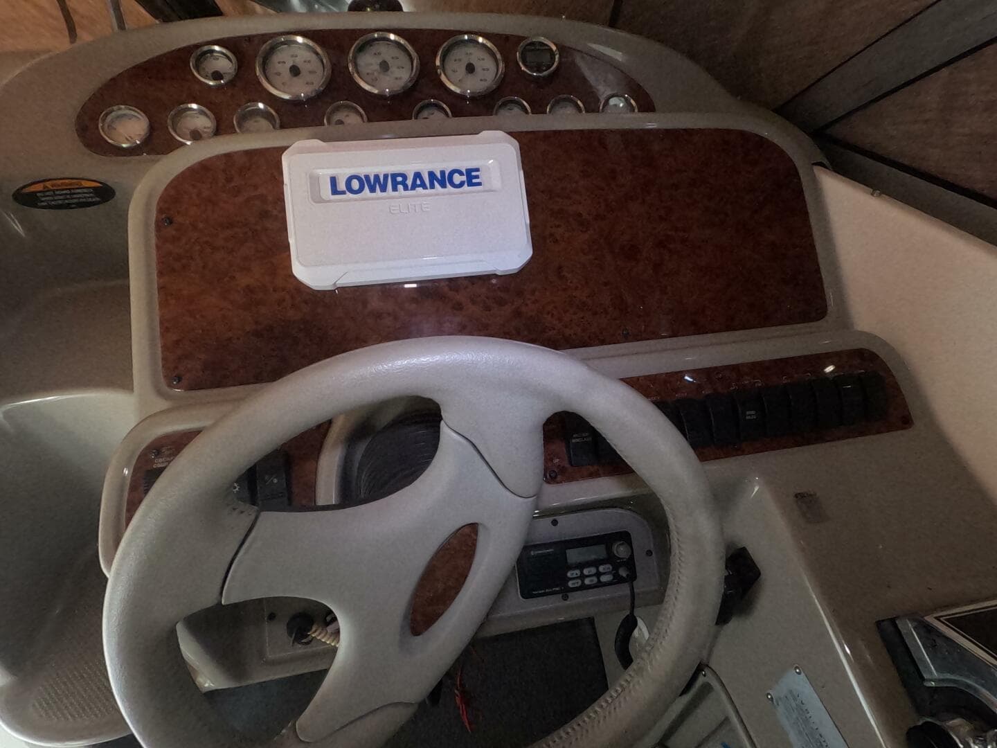 2000 Bayliner 3055 — photo 4