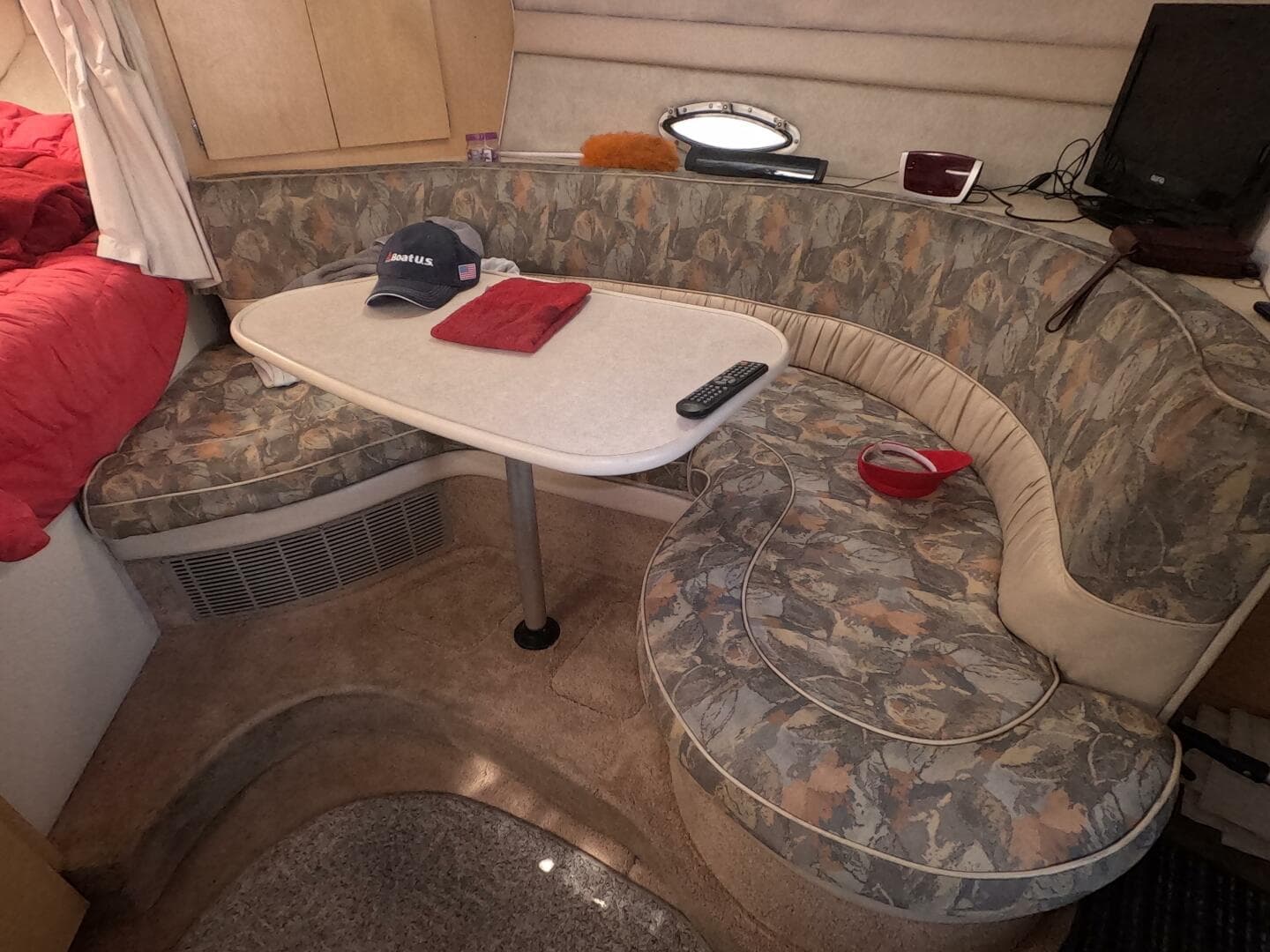 2000 Bayliner 3055 — photo 8