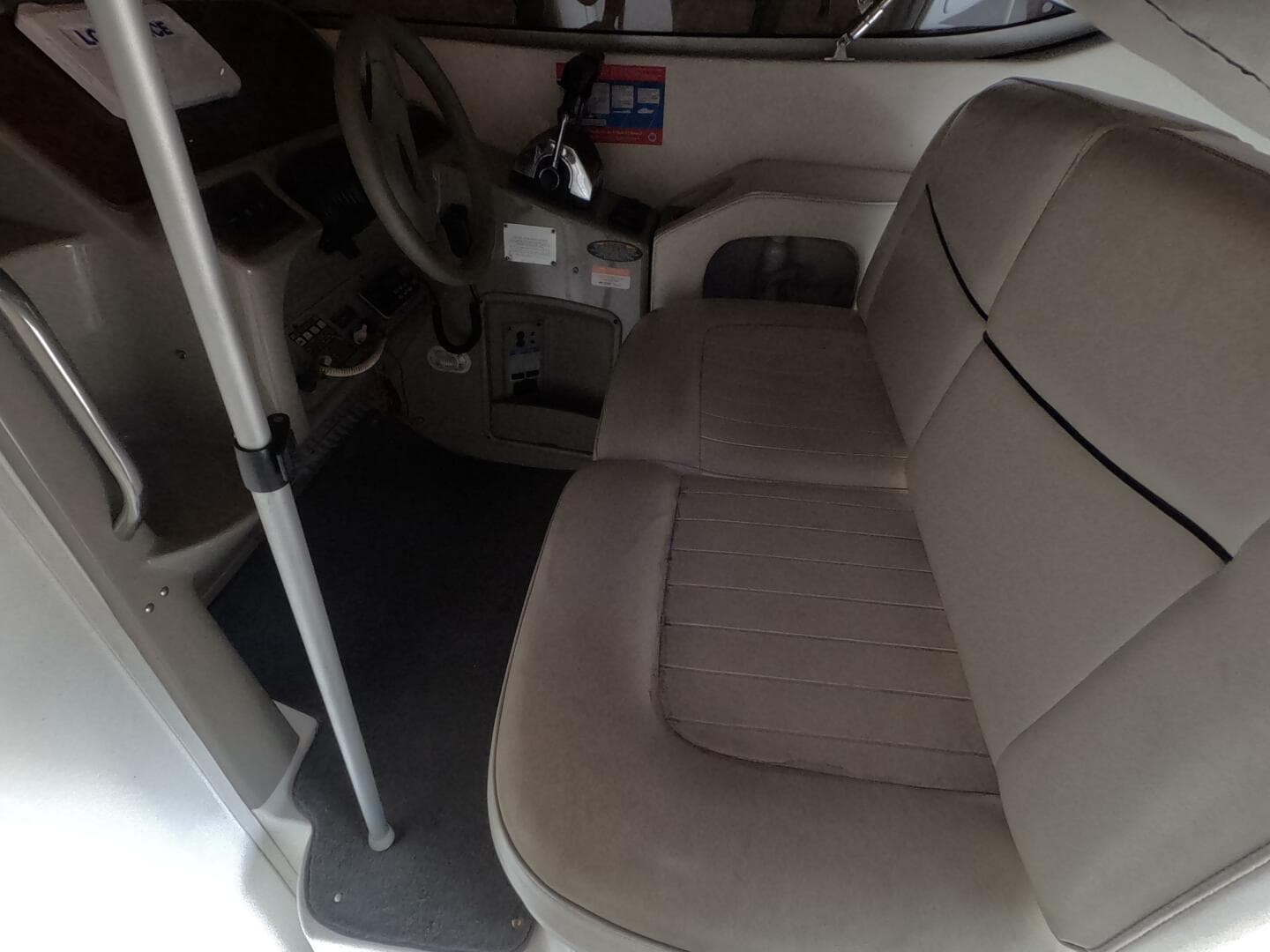 2000 Bayliner 3055 — photo 6