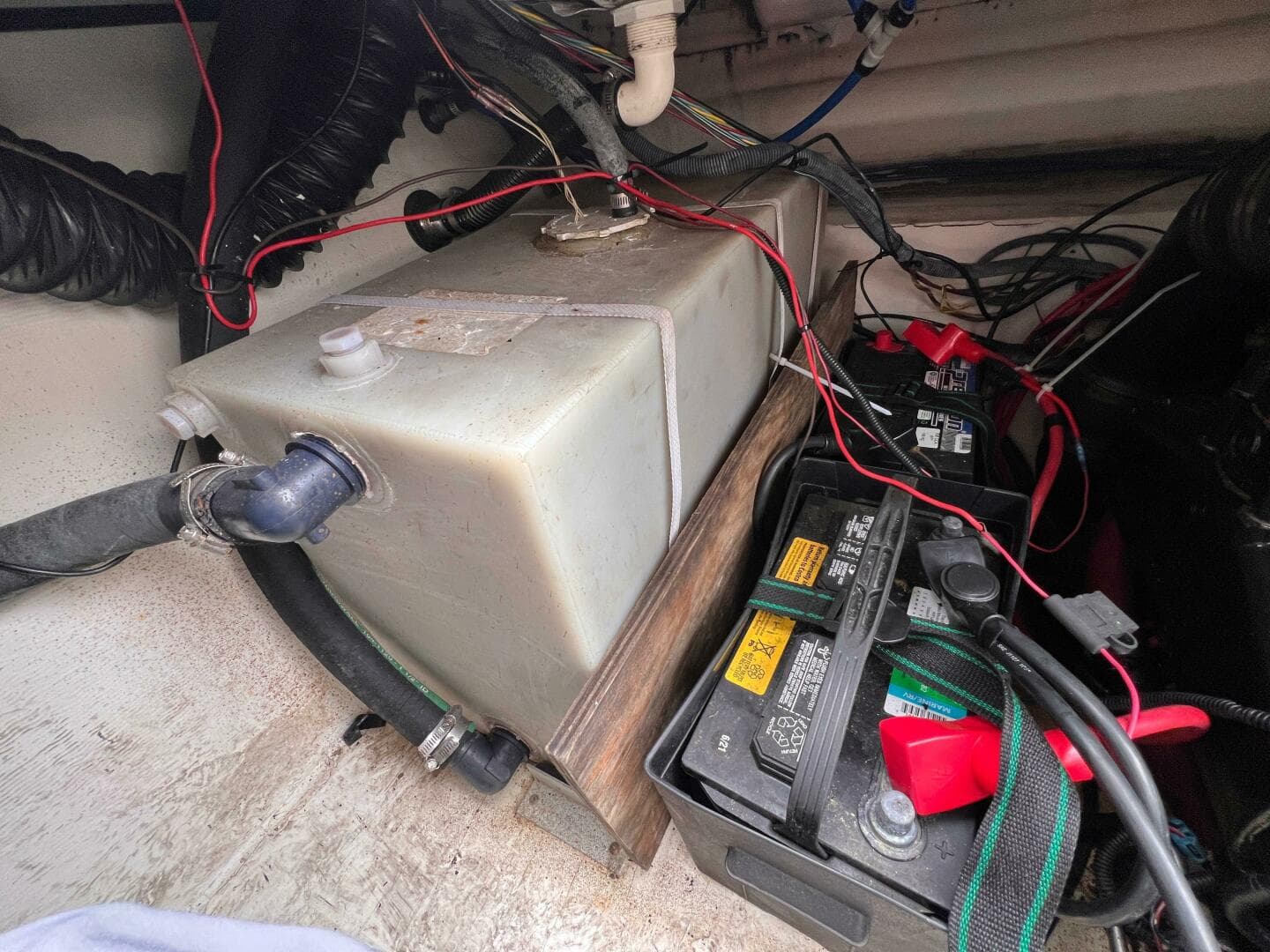 2007 Larson Cabrio 274 — photo 61