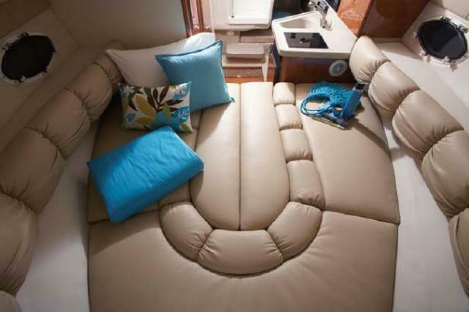 2007 Larson Cabrio 274 — photo 65