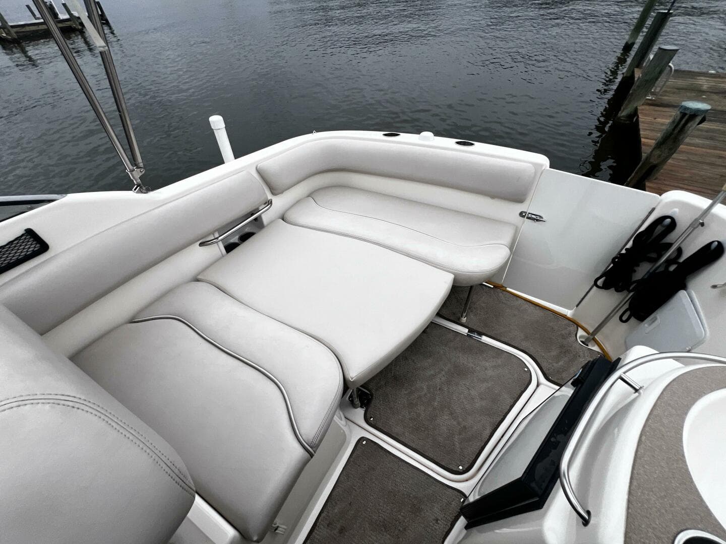 2007 Larson Cabrio 274 — photo 48