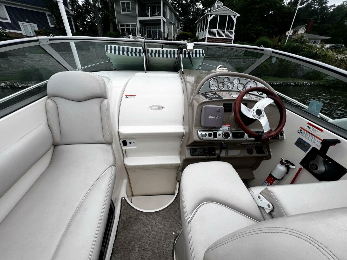 2007 Larson Cabrio 274 — photo 14