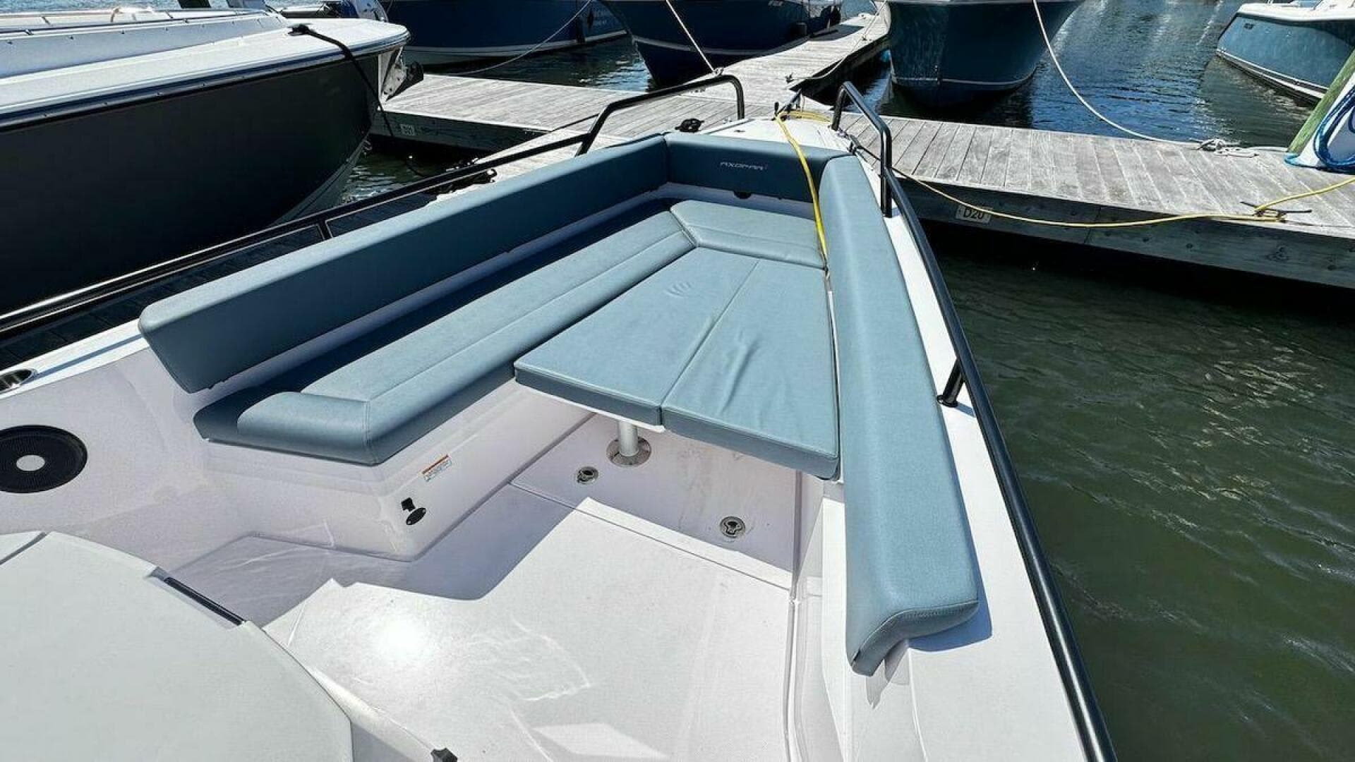 2022 Axopar 28 T-Top — photo 5