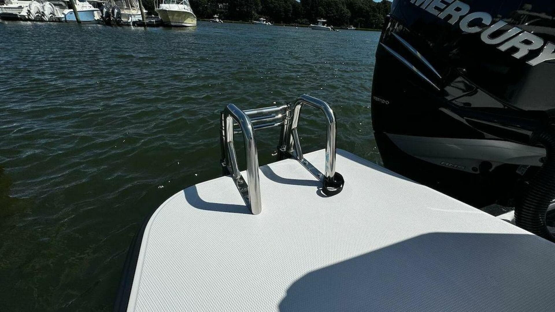 2022 Axopar 28 T-Top — photo 23