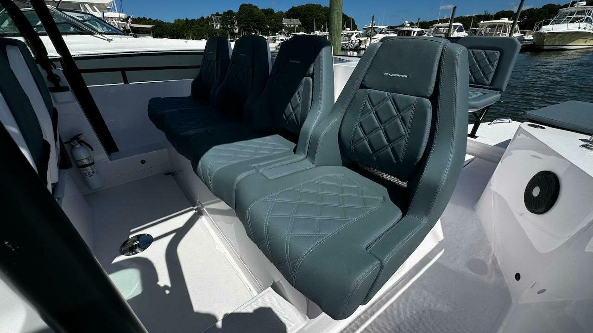 2022 Axopar 28 T-Top — photo 16