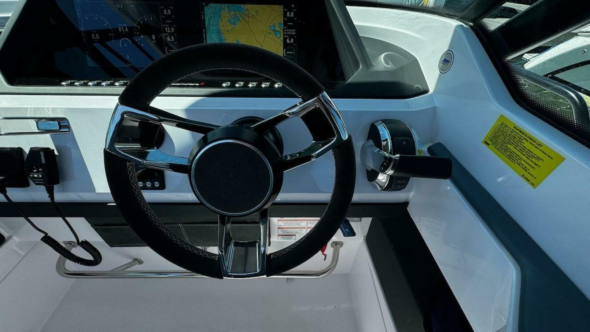 2022 Axopar 28 T-Top — photo 13