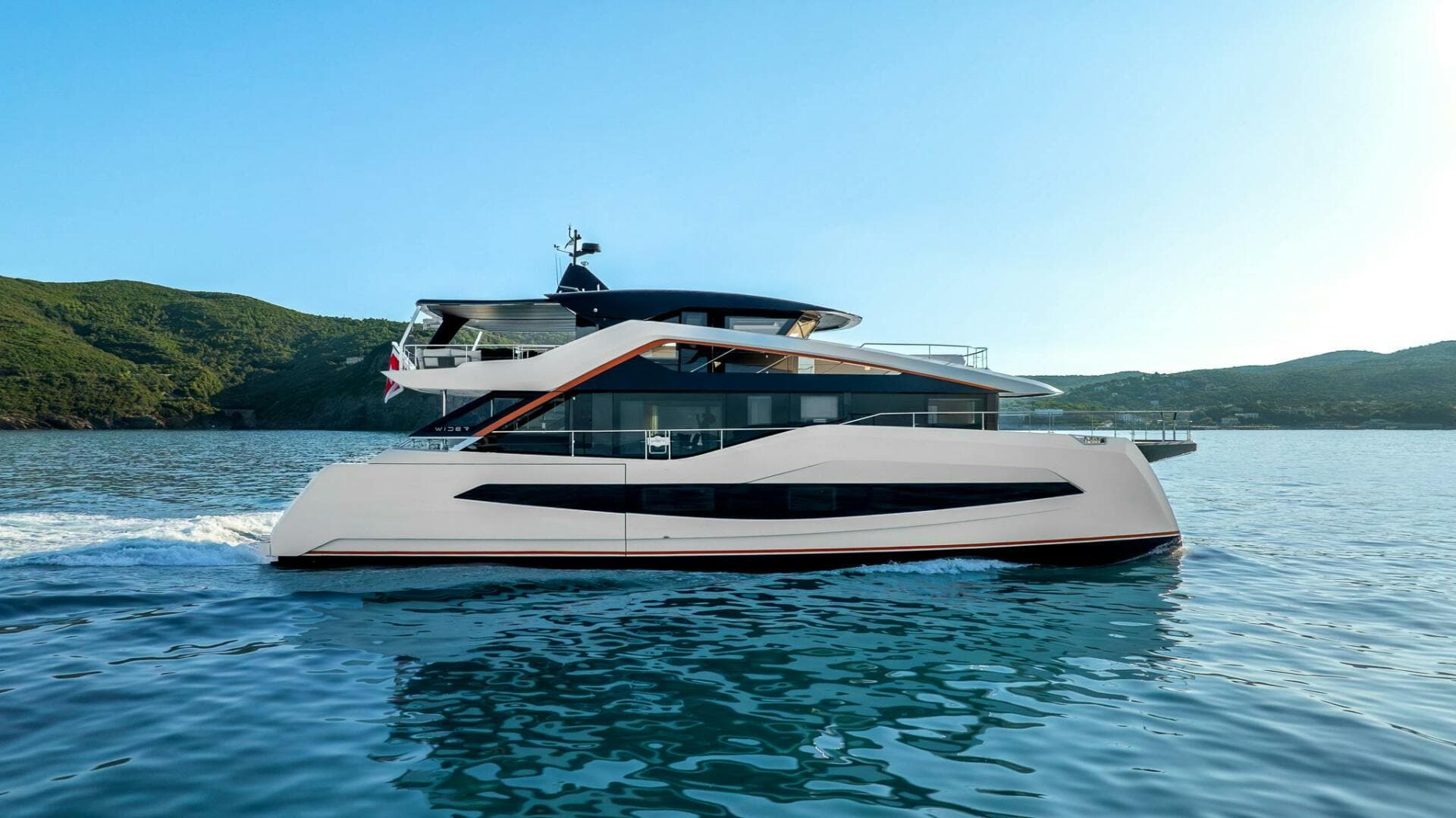 2024 Wider Yachts Widercat 92 — photo 2