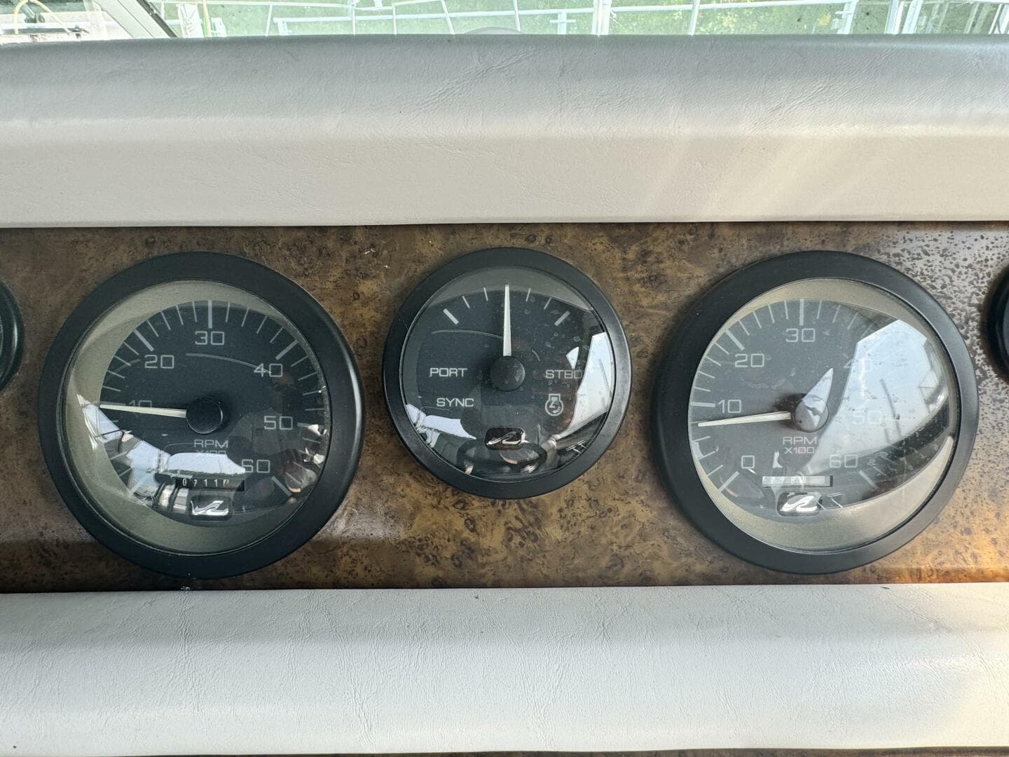 1995 Sea Ray Express Cruiser — photo 12