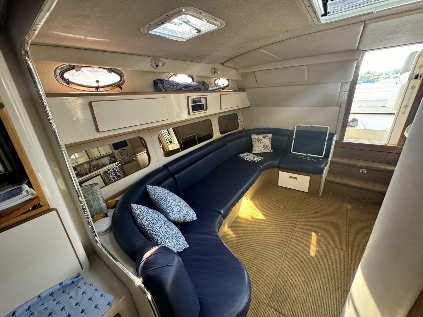 1995 Sea Ray Express Cruiser — photo 27