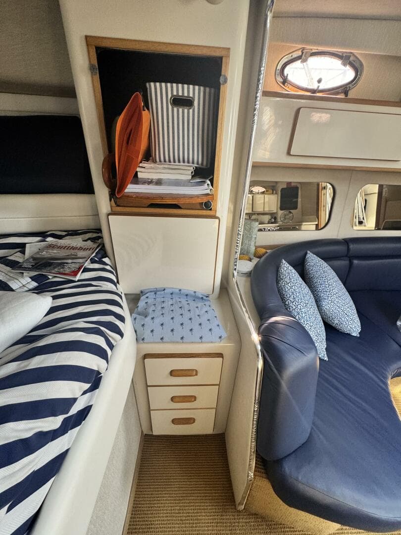 1995 Sea Ray Express Cruiser — photo 26