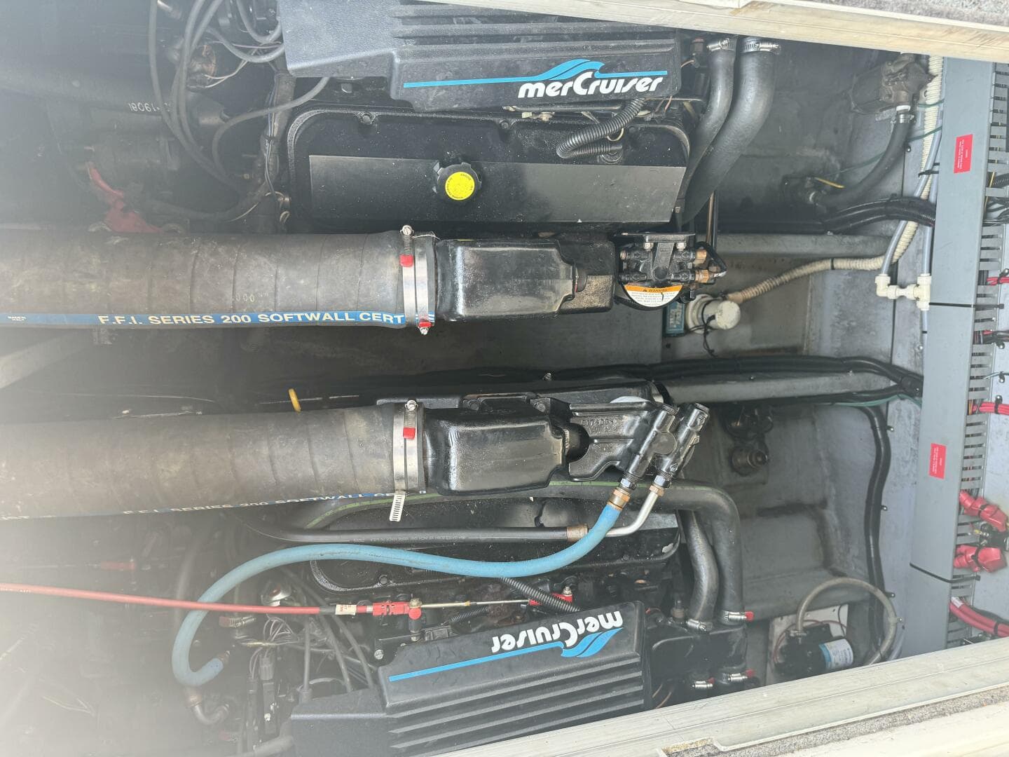 1995 Sea Ray Express Cruiser — photo 36