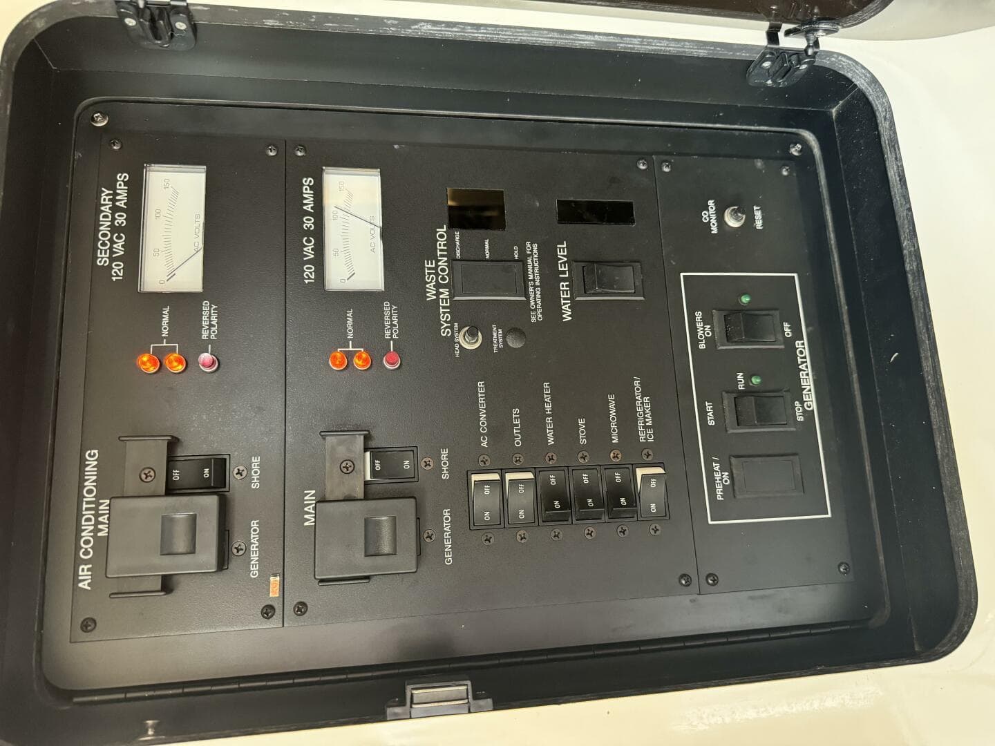 1995 Sea Ray Express Cruiser — photo 37