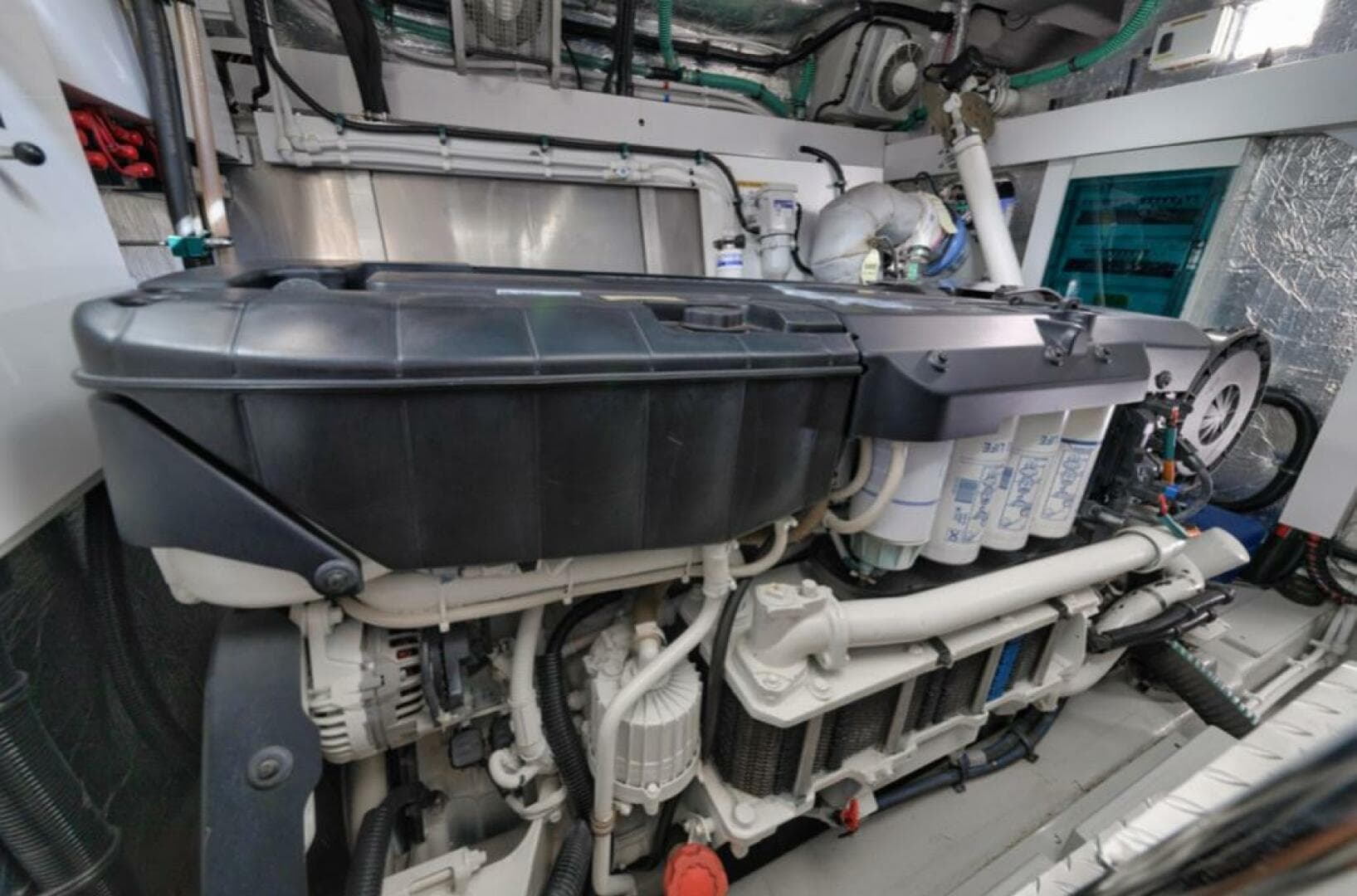 2017 Sunseeker Predator — photo 22