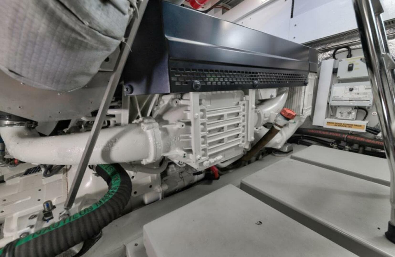 2017 Sunseeker Predator — photo 21