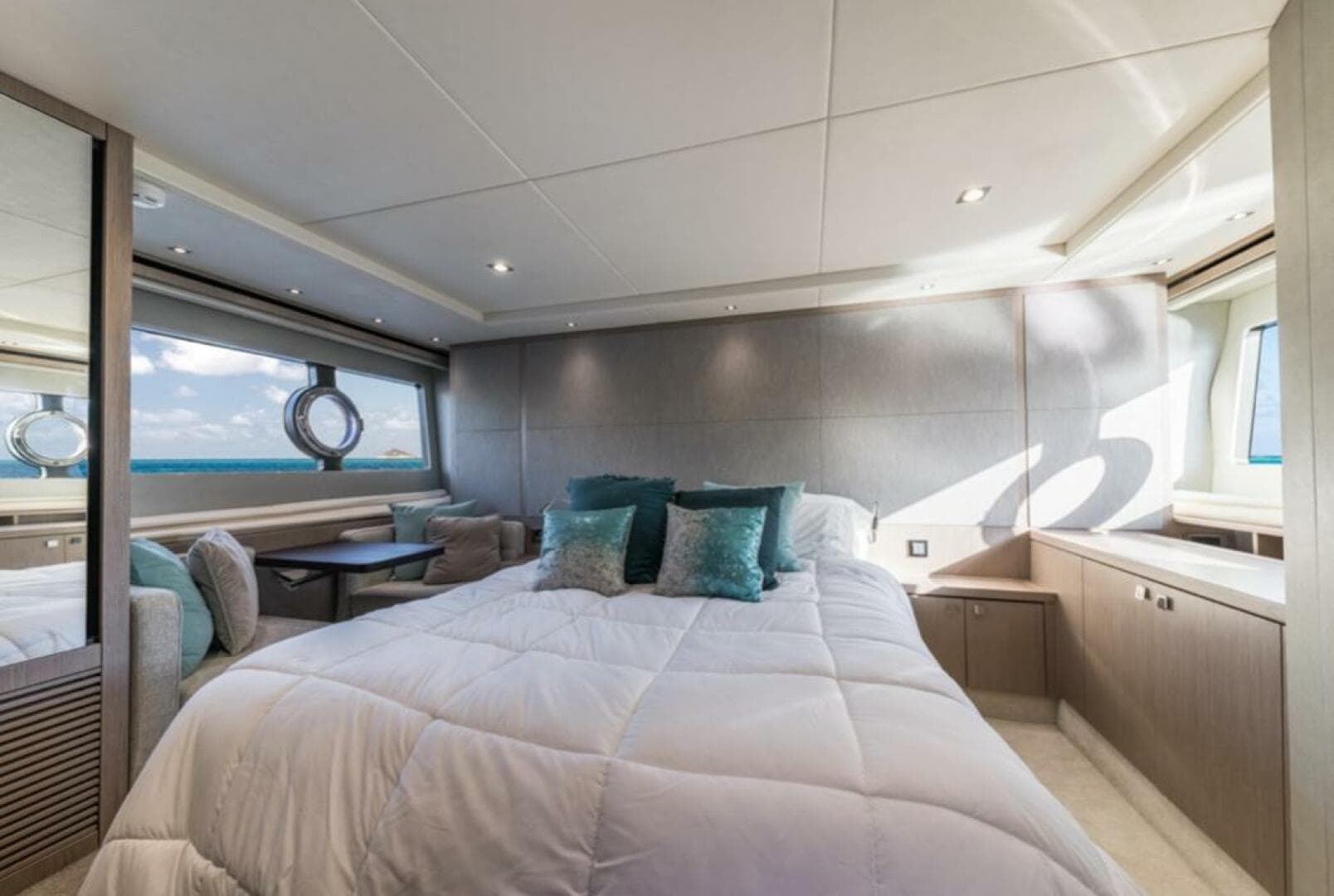 2017 Sunseeker Predator — photo 27