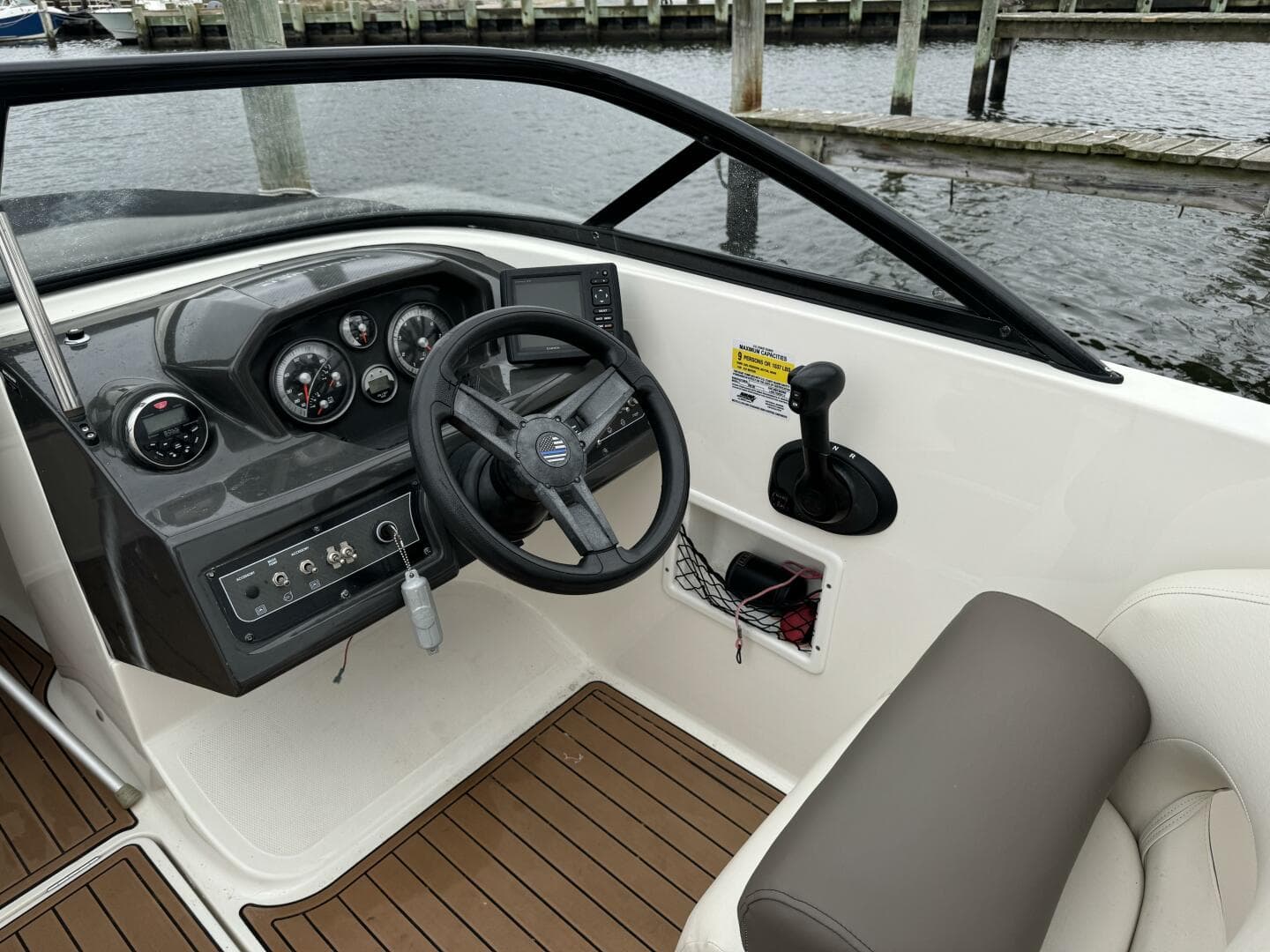 2018 Bayliner Vr 5 Bowrider OB — photo 14