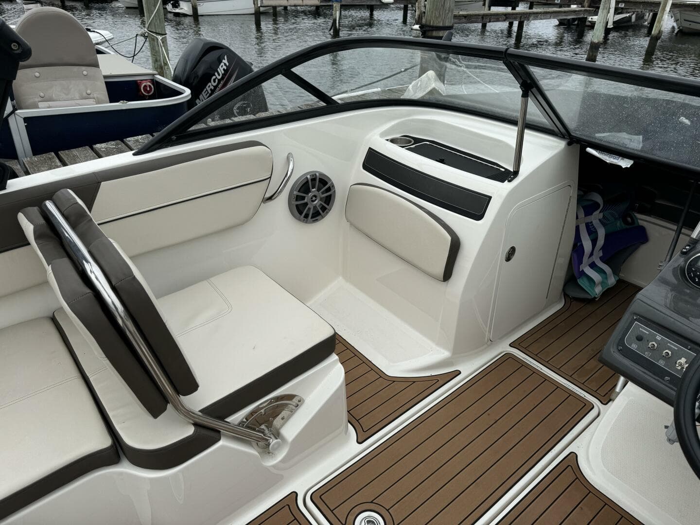 2018 Bayliner Vr 5 Bowrider OB — photo 11