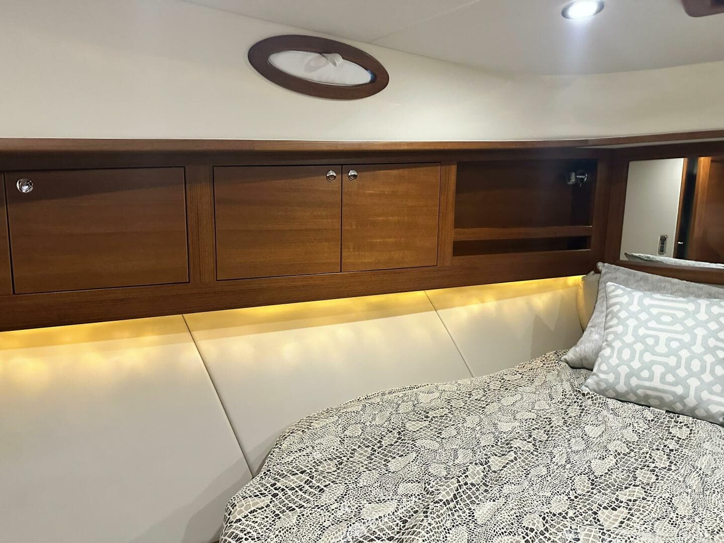 2017 Palm Beach Motor Yachts Pb 42 — photo 32