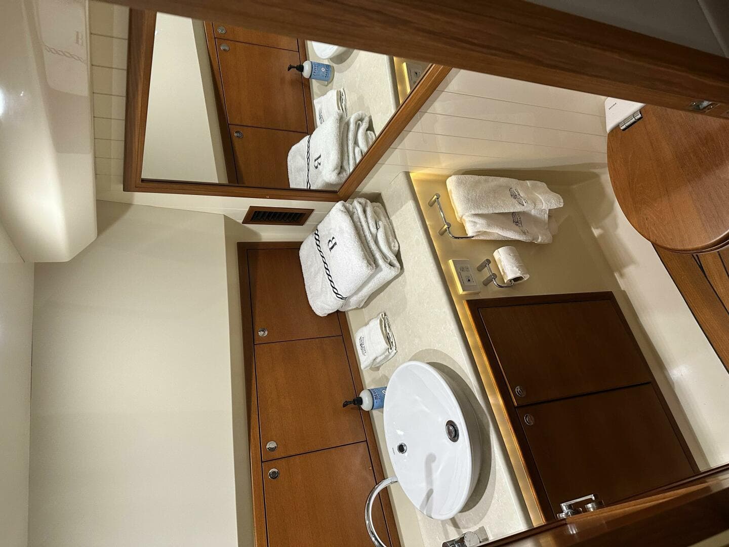 2017 Palm Beach Motor Yachts Pb 42 — photo 31