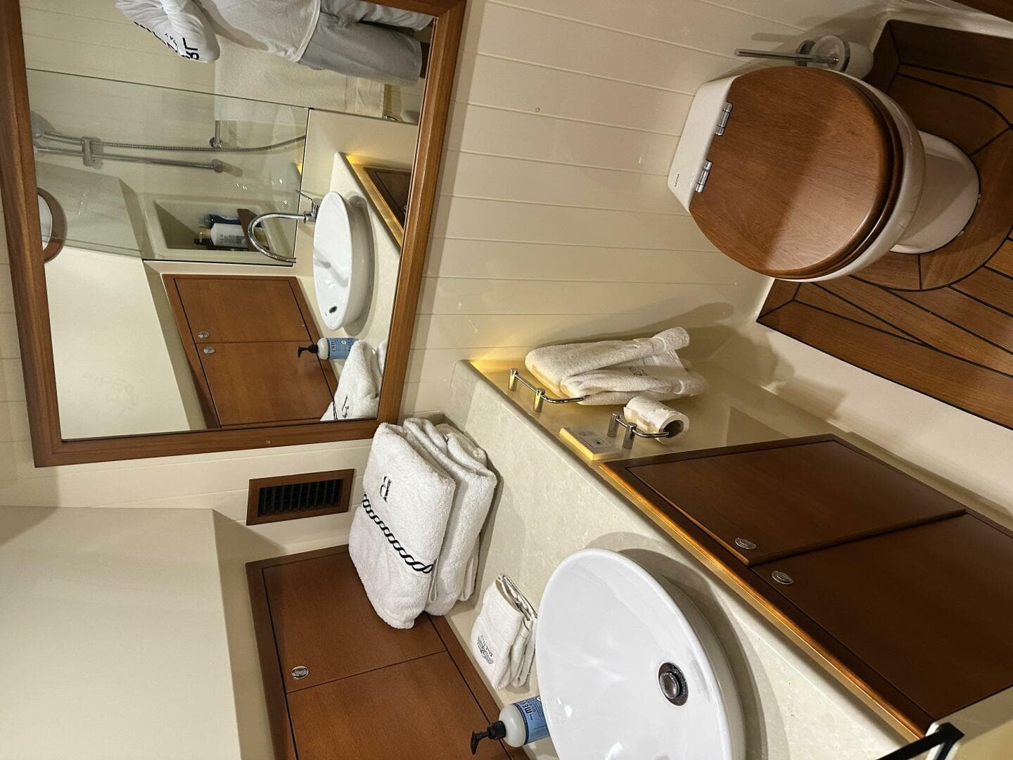 2017 Palm Beach Motor Yachts Pb 42 — photo 27