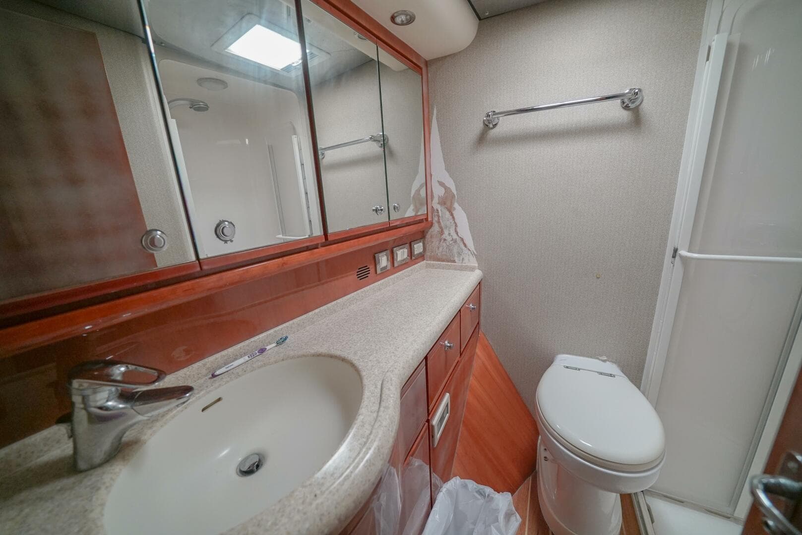 2007 Bertram 51 Convertible — photo 14