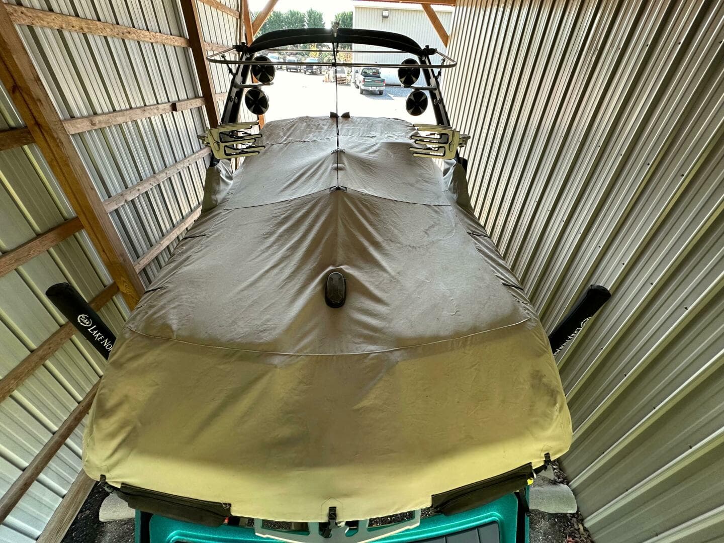 2020 Malibu 32 Mxz — photo 2