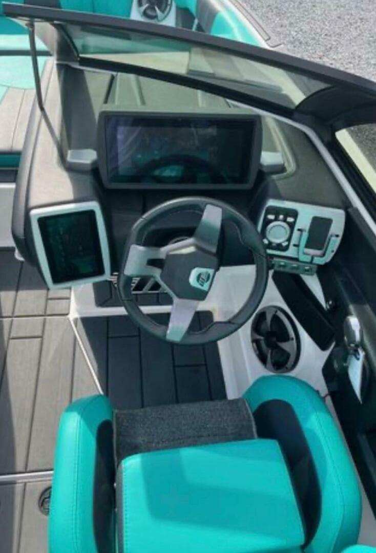 2020 Malibu 32 Mxz — photo 11
