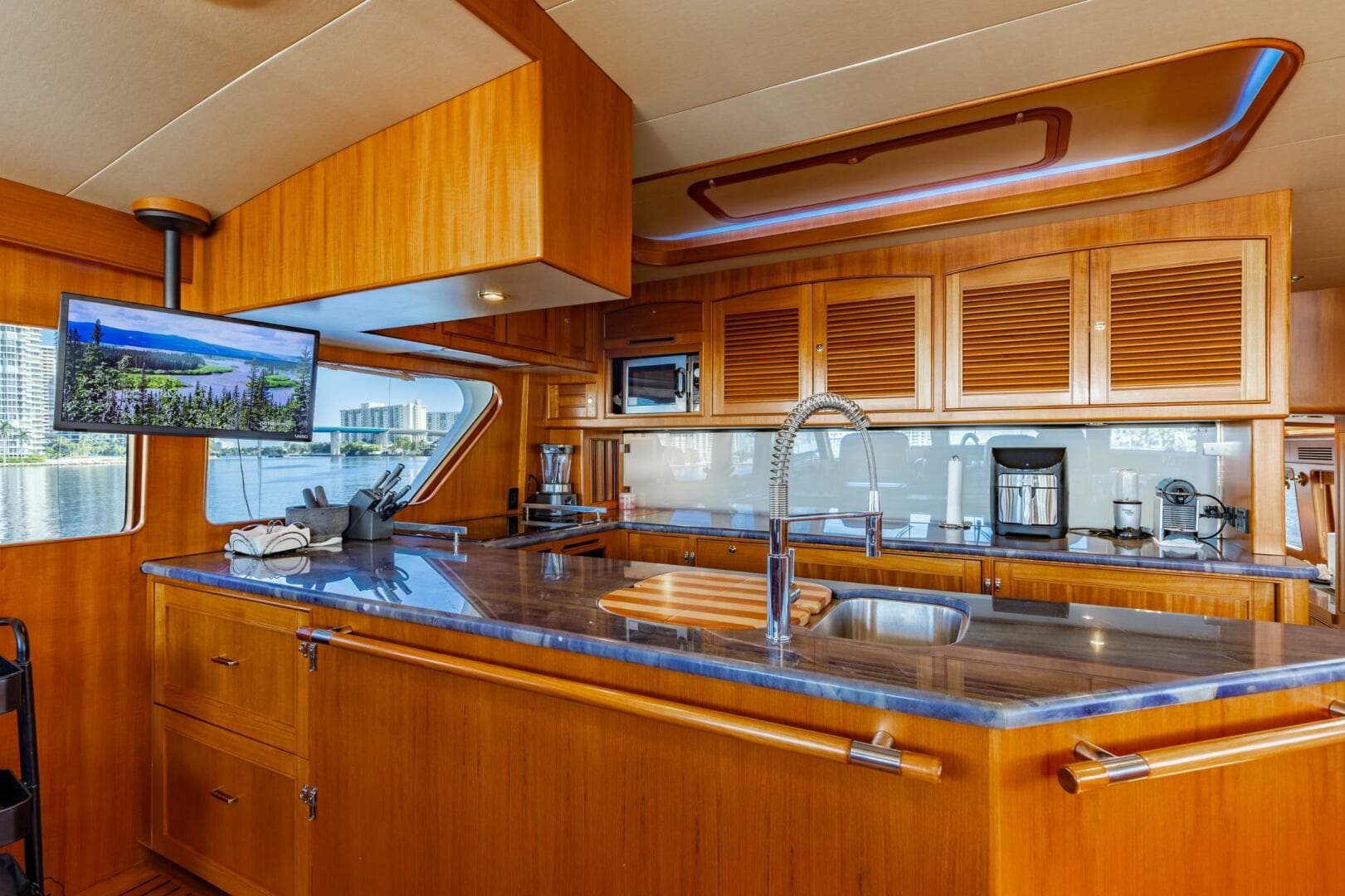 2016 Marlow Explorer 88E — photo 10