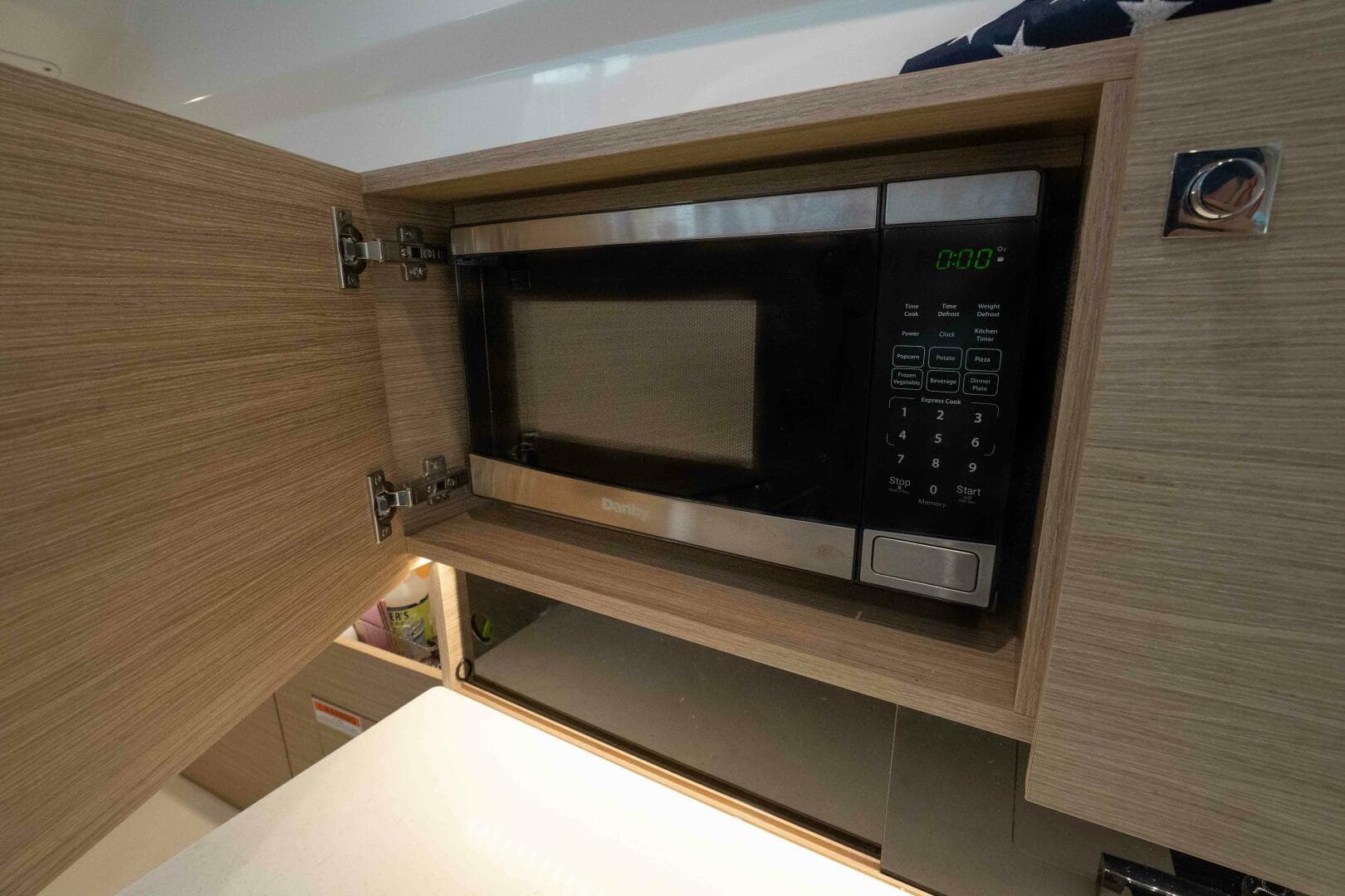 2024 Jeanneau Leader 9.0 WA S2 — photo 58