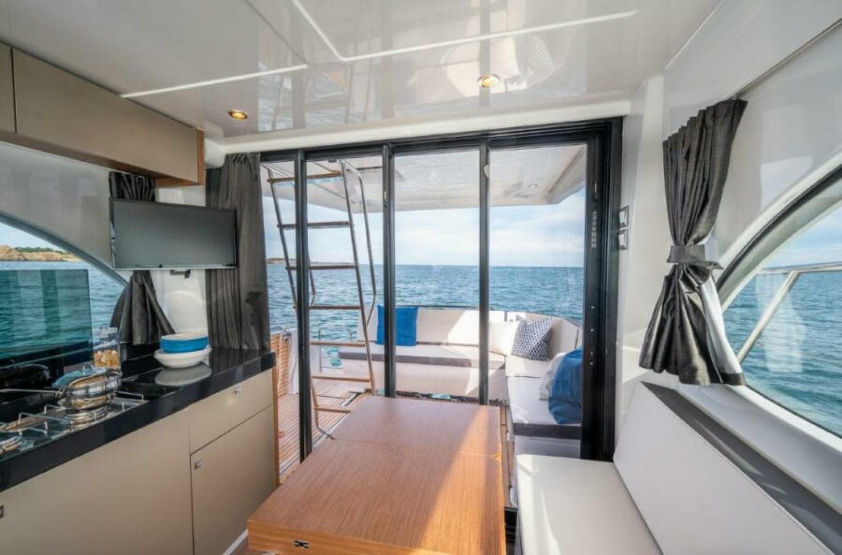 2026 Beneteau Antares 11 — photo 11