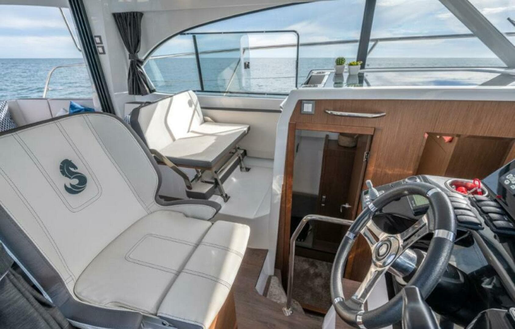 2026 Beneteau Antares 11 — photo 9