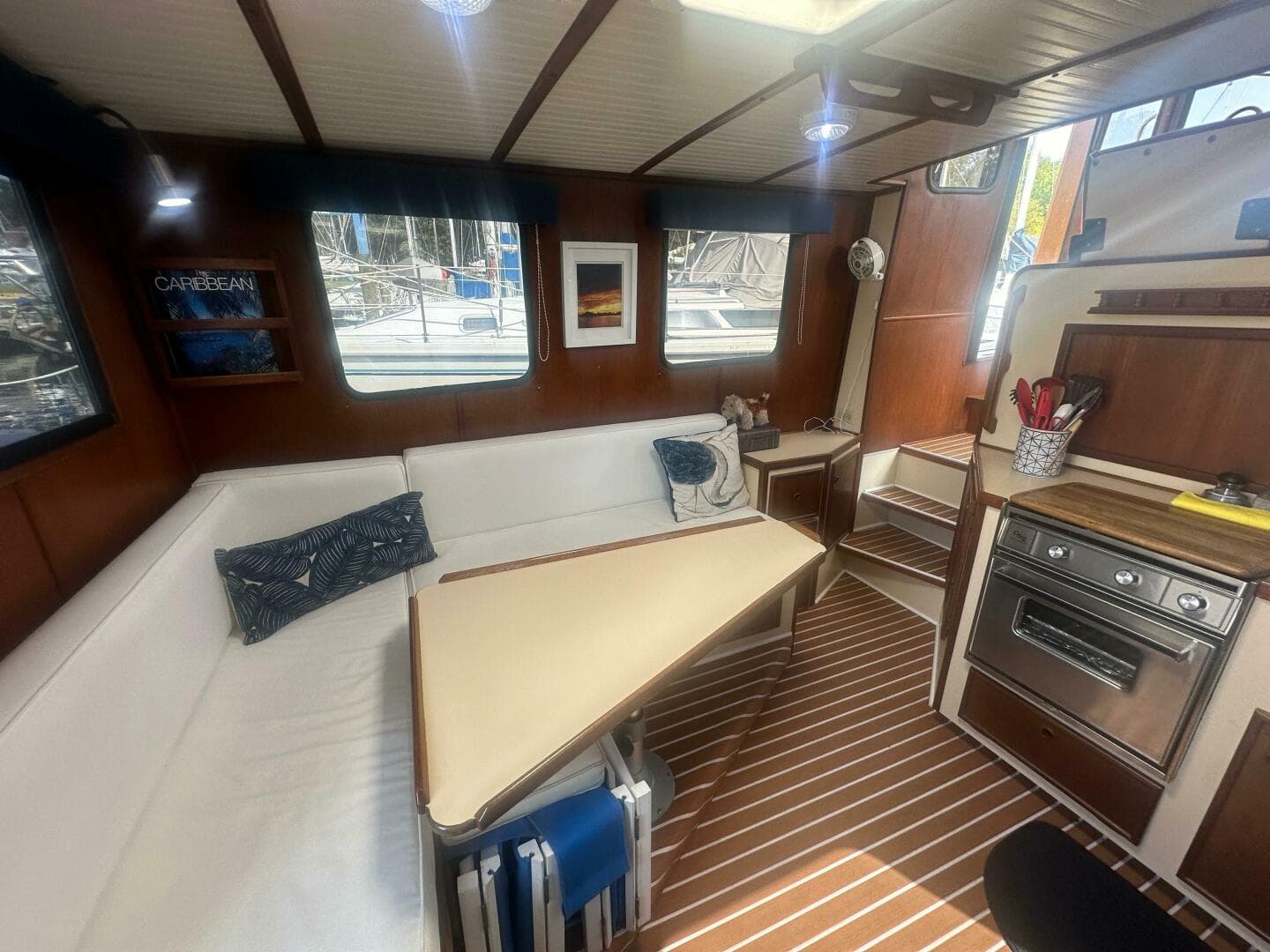 1985 Nordic Tugs 32 — photo 9