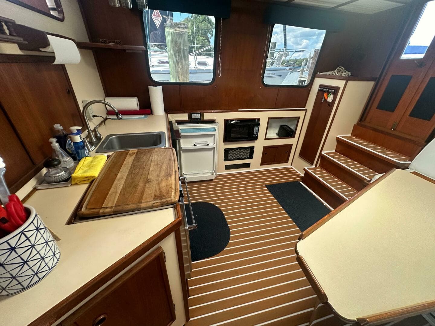 1985 Nordic Tugs 32 — photo 5