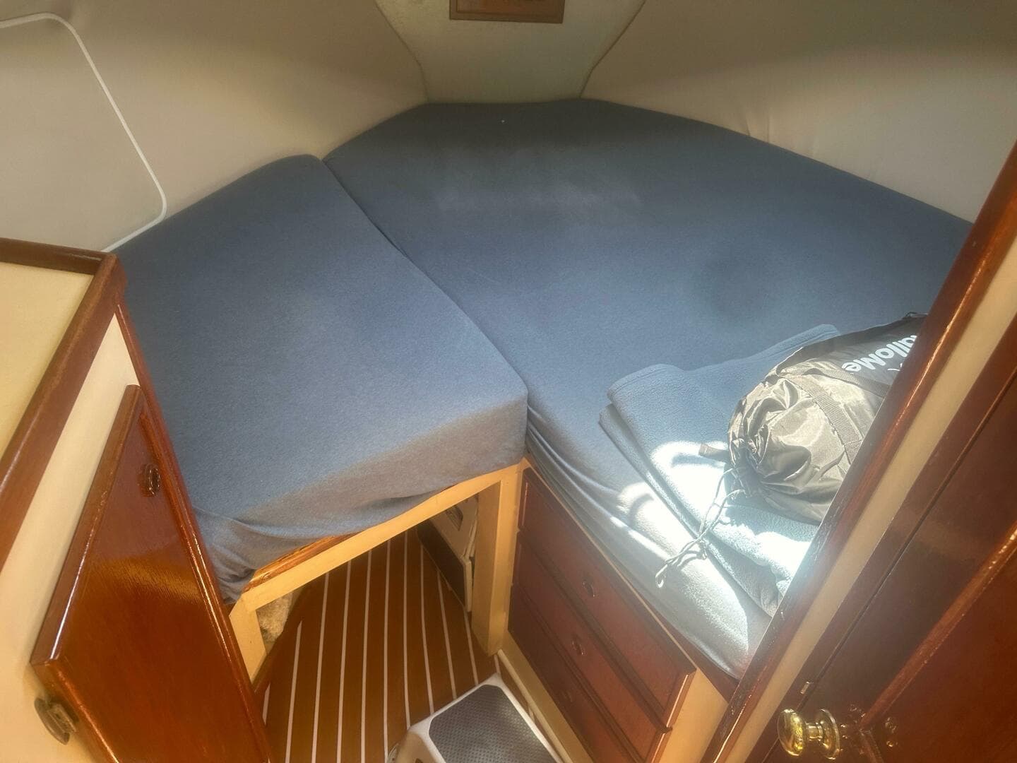 1985 Nordic Tugs 32 — photo 25