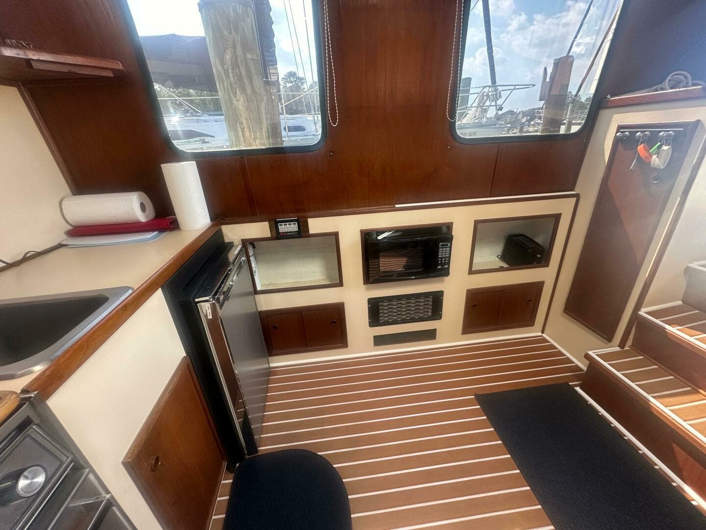 1985 Nordic Tugs 32 — photo 6