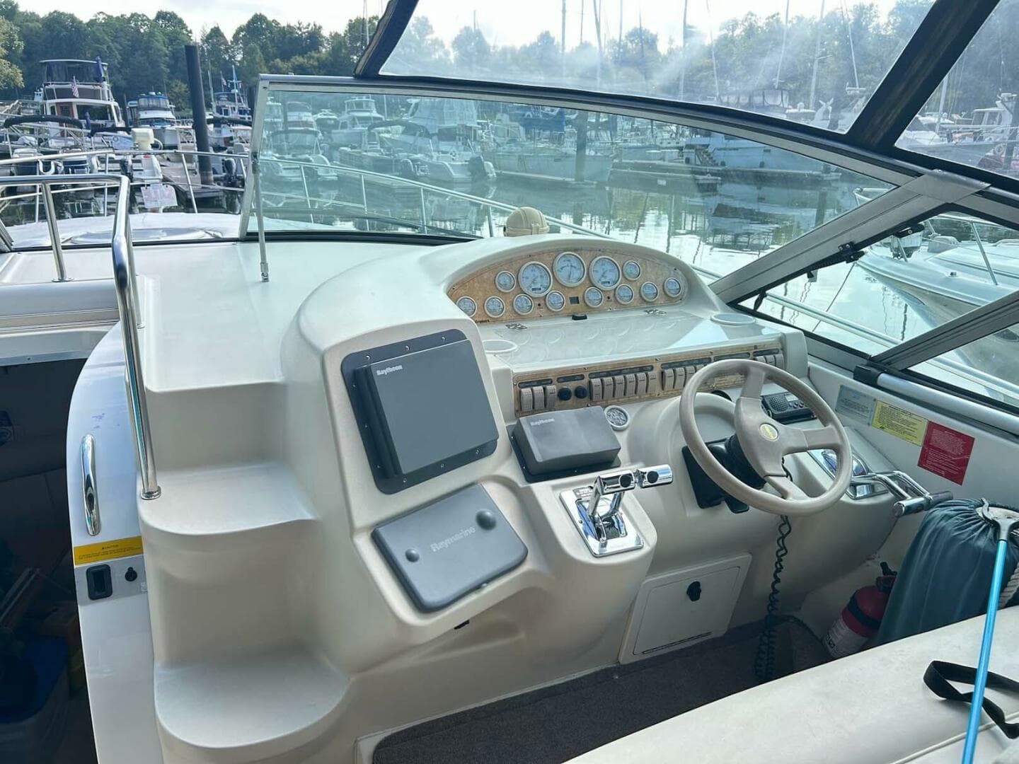 1997 Cruisers Yachts 4270 Esprit — photo 5