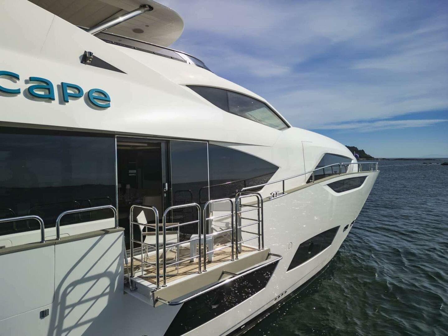 2017 Sunseeker 95 Yacht — photo 5